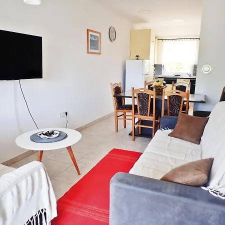 Maca Apartment *
